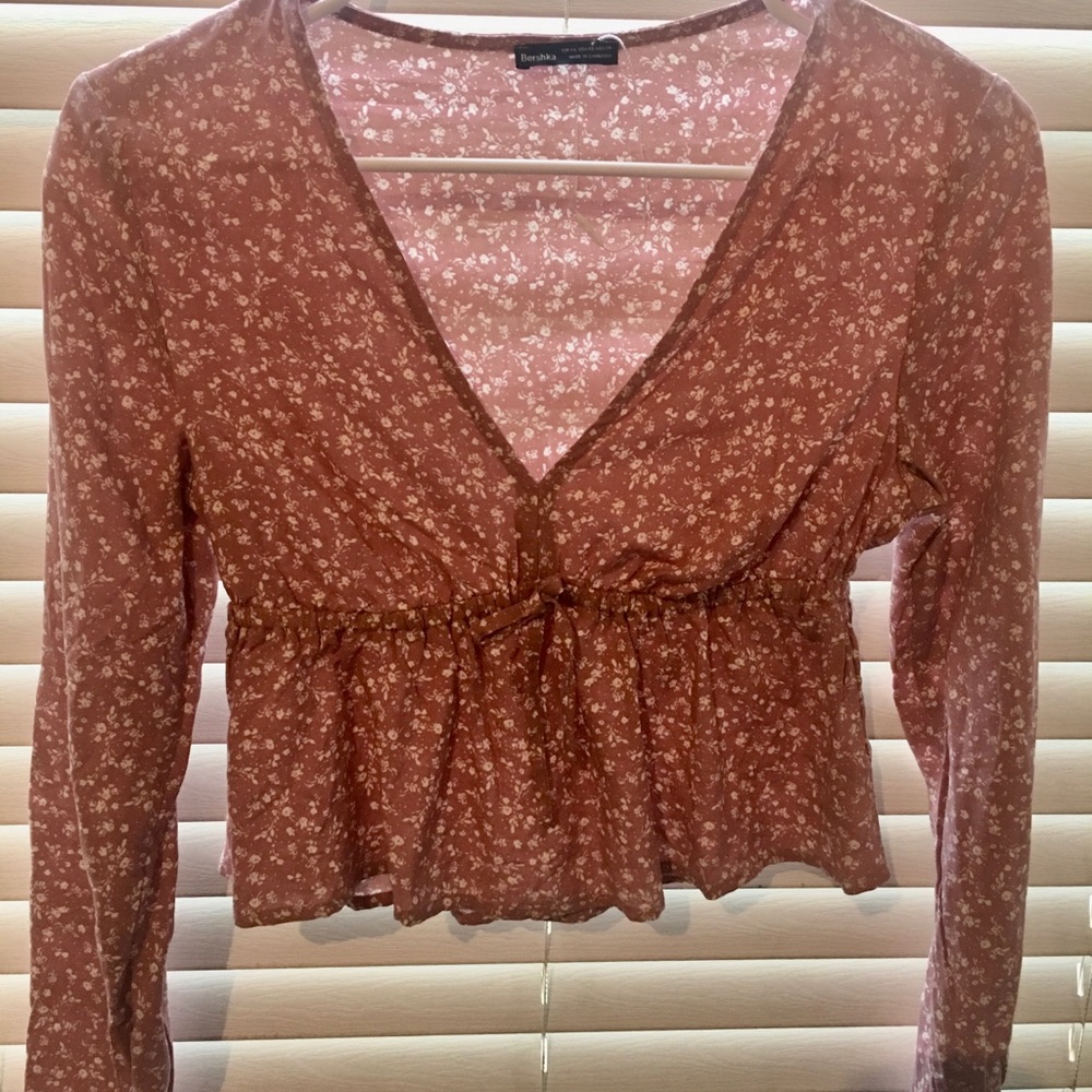 Bershka blouse,size:xs,color dusty pink and blue